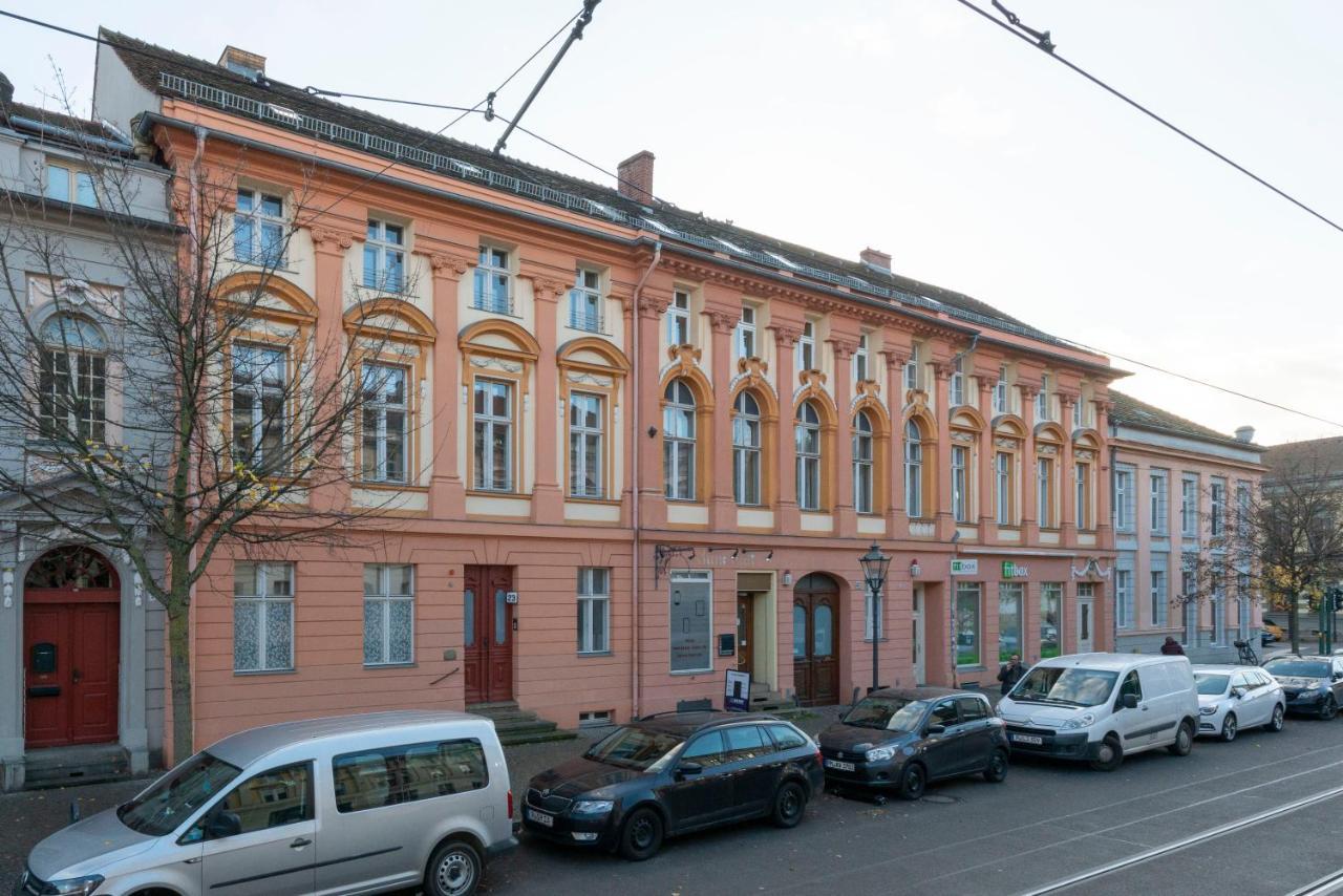 Studio Apartment Im Palais Fleur Blanche Potsdam Bagian luar foto