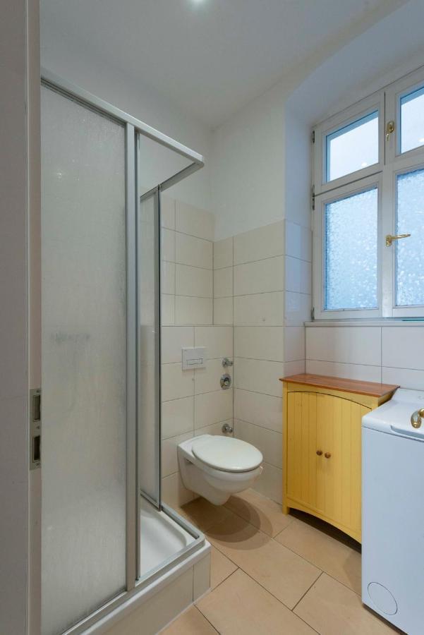 Studio Apartment Im Palais Fleur Blanche Potsdam Bagian luar foto