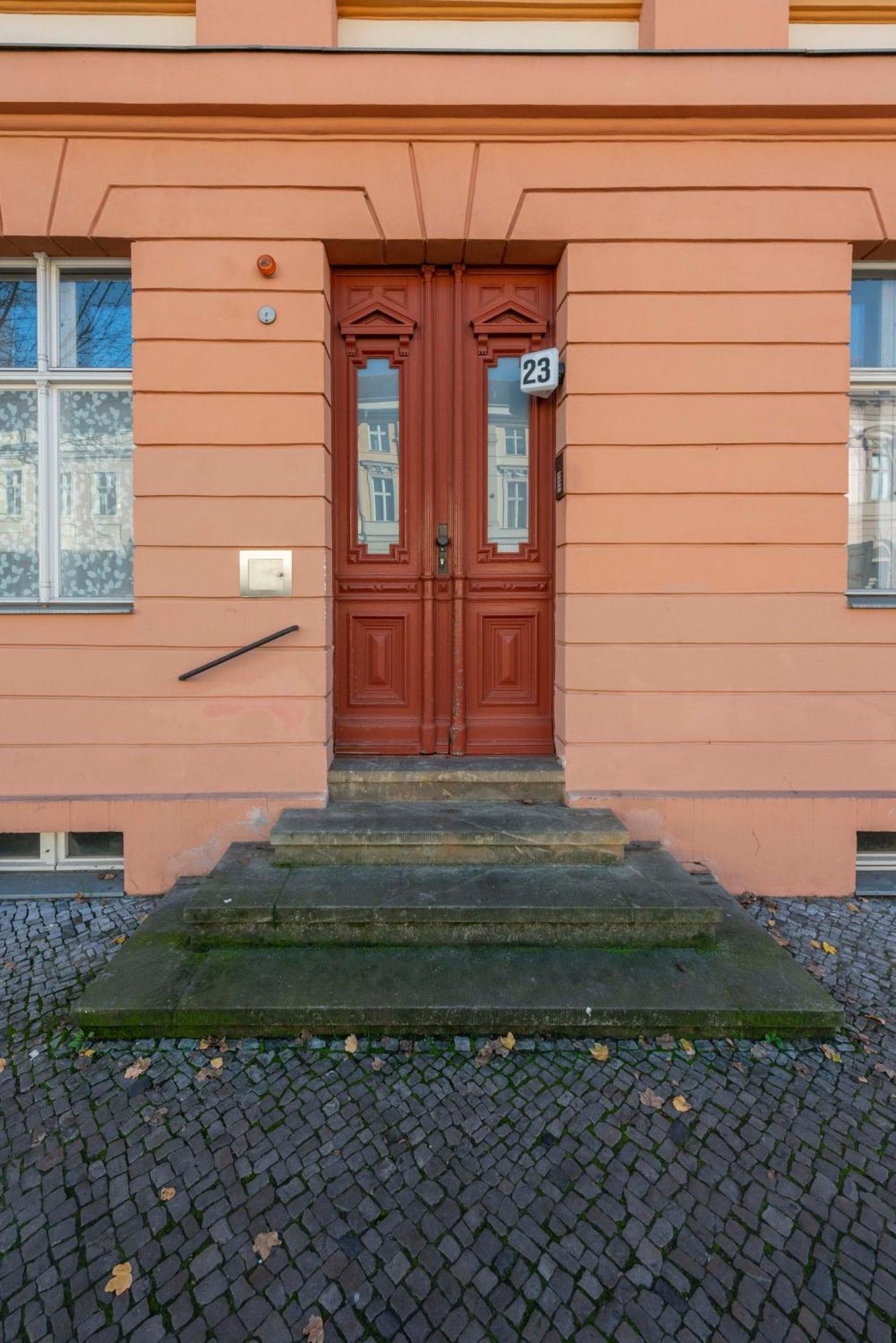 Studio Apartment Im Palais Fleur Blanche Potsdam Bagian luar foto